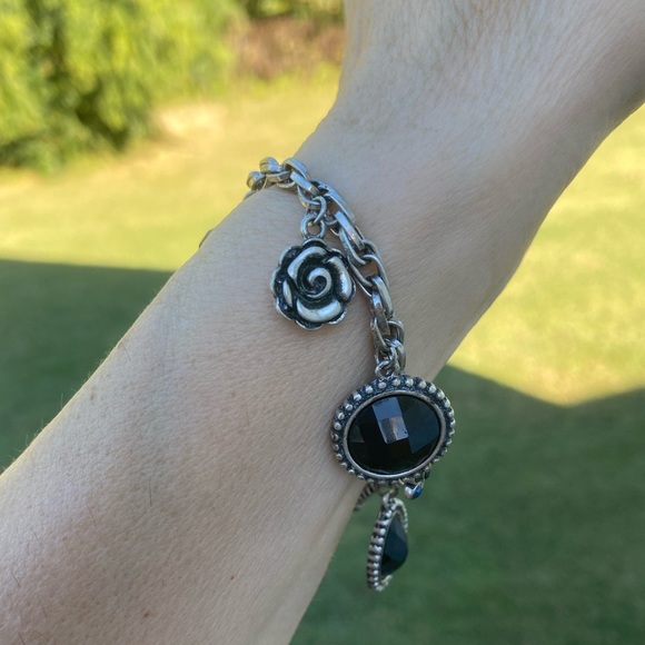 Floral Black Stone charm bracelet Apostrophe New in box - Picture 3 of 11